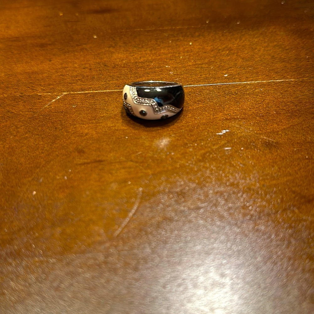 Beautiful women’s ring 925 silver with white and blue design